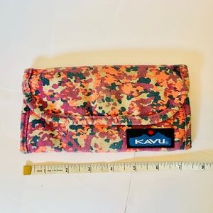Kavu Big Spender Trifold Wallet Berry Punch